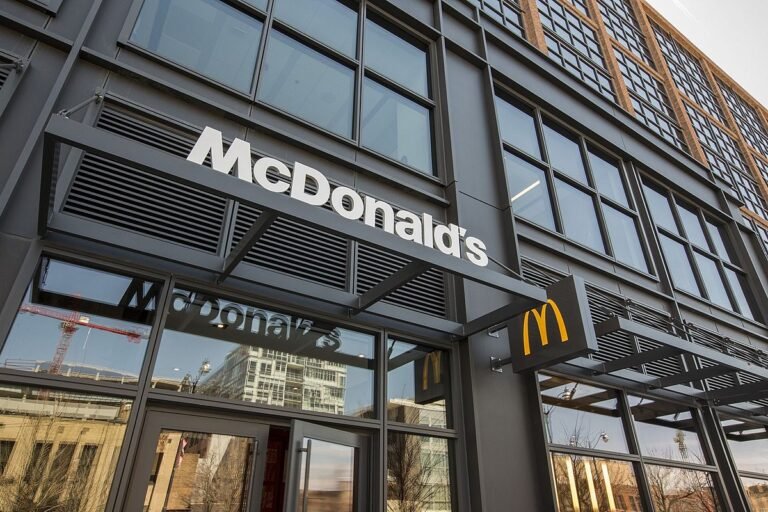 Restaurant Giants; McDonald’s (MCD) Profit Soars On Dine-In Demand As Starbucks Corporation (SBUX) Is Changing Its Loyalty Program Restaurant Giants; McDonald’s (MCD) Profit Soars On Dine-In Demand As Starbucks Corporation (SBUX) Is Changing Its Loyalty Program